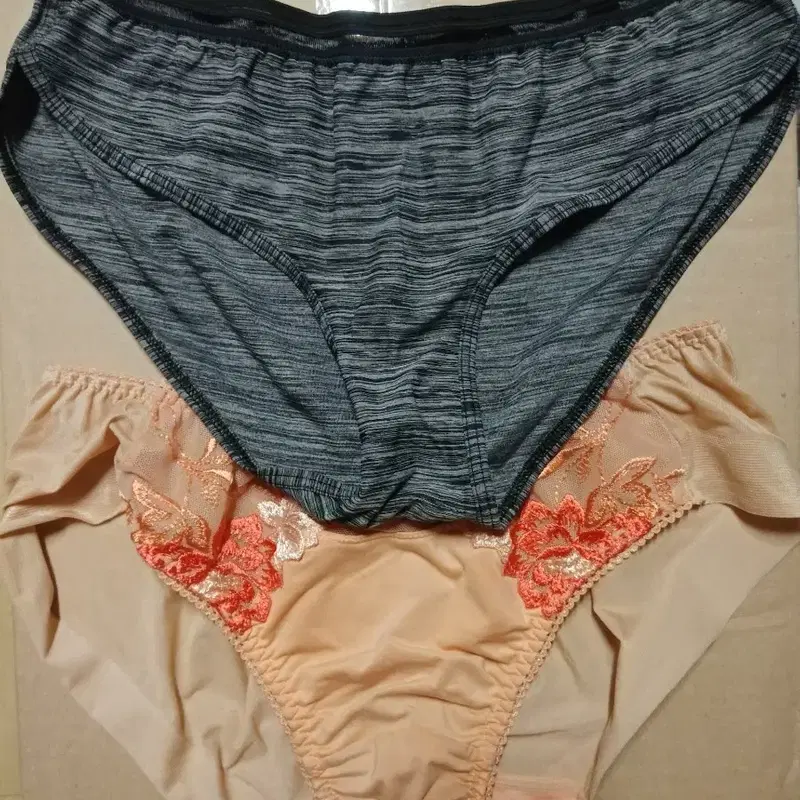 의류 정리해요(팬티,속옷,브래지어)
