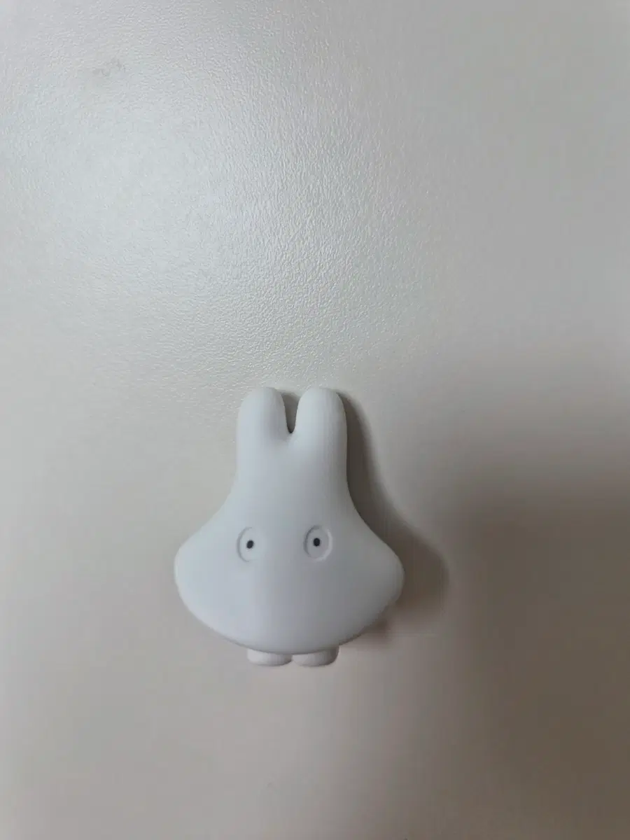 유령놀이 가챠 . 캐릭터 이름 모르겟음