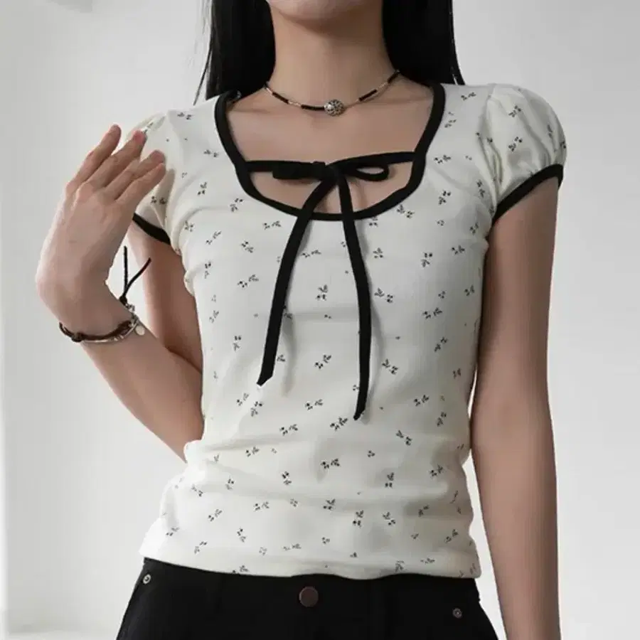 플라워 무늬 반팔 mini series
