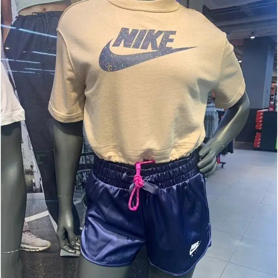 나이키 크롭 반팔