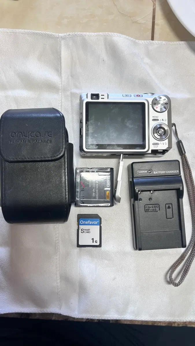 카시오 디지털 카메라 exilim ex-z750 빈티지 디카 판매