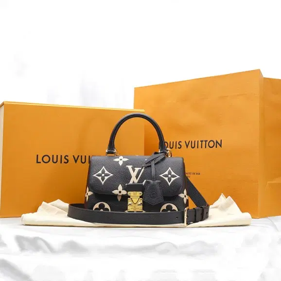 Louis Vuitton(루이비통) M45978 블랙 베이지 바이컬러 모노그램 앙프렝뜨 마들렌 BB 2WAY