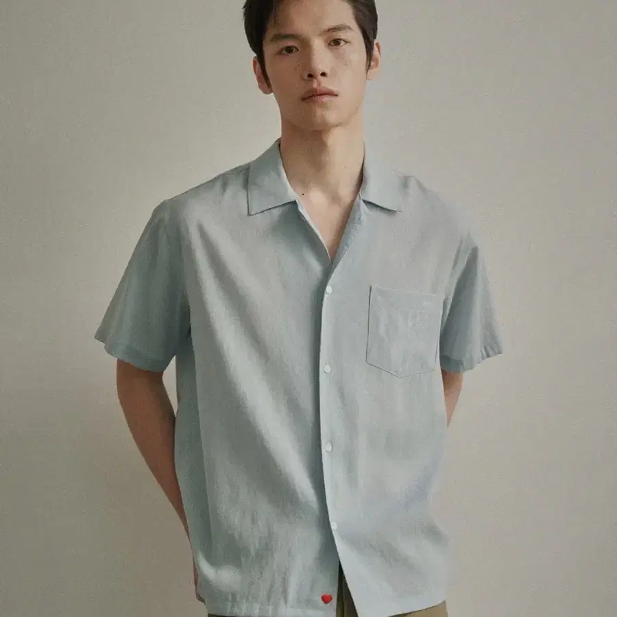 비욘드클로젯 에어리 린넨 블렌드 오픈 카라 반팔 셔츠 블루