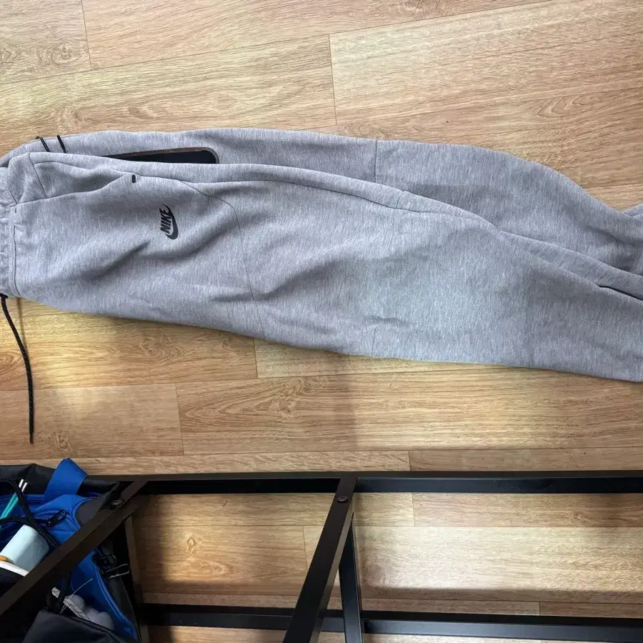 나이키 테크팩 바지
