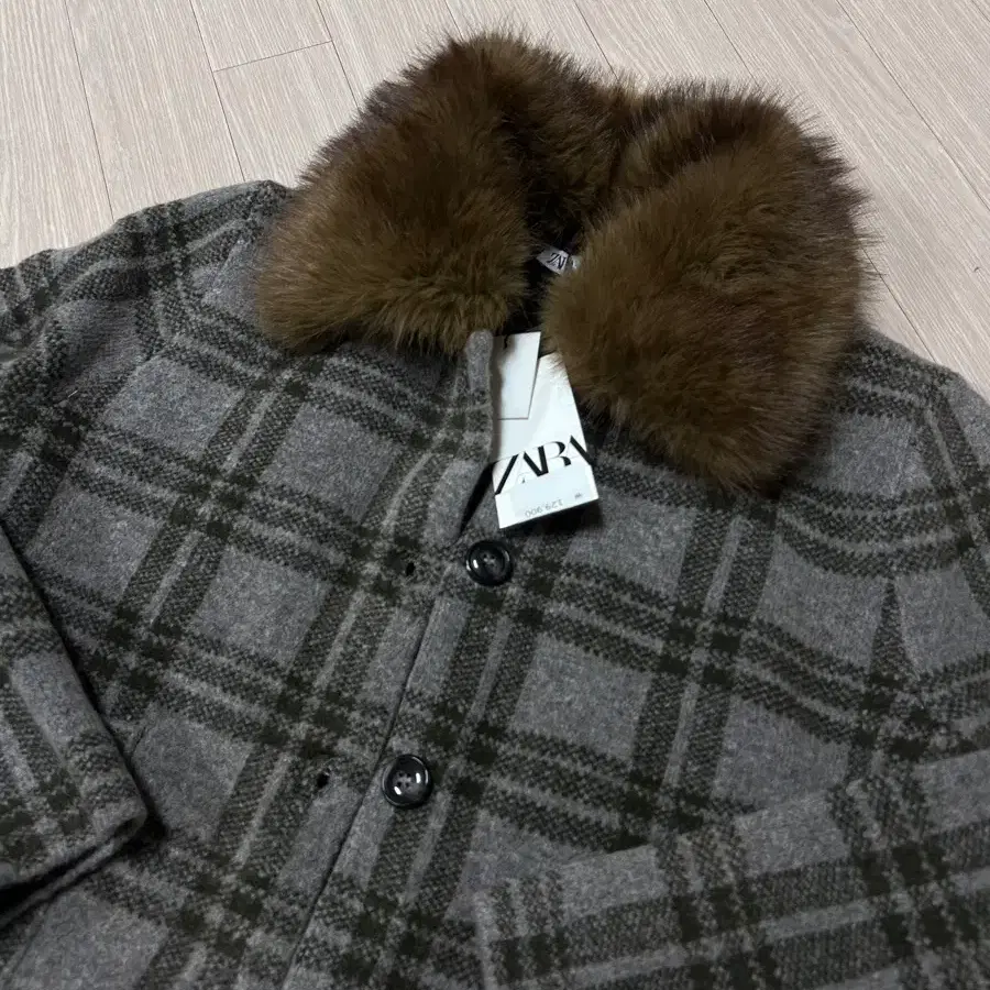 자라 체크 퍼 숏코트 L