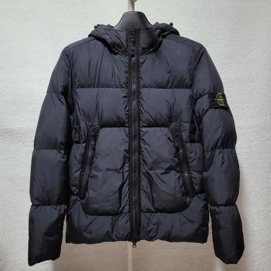 S / 21FW 스톤아일랜드 크링클랩스 후드 다운 패딩