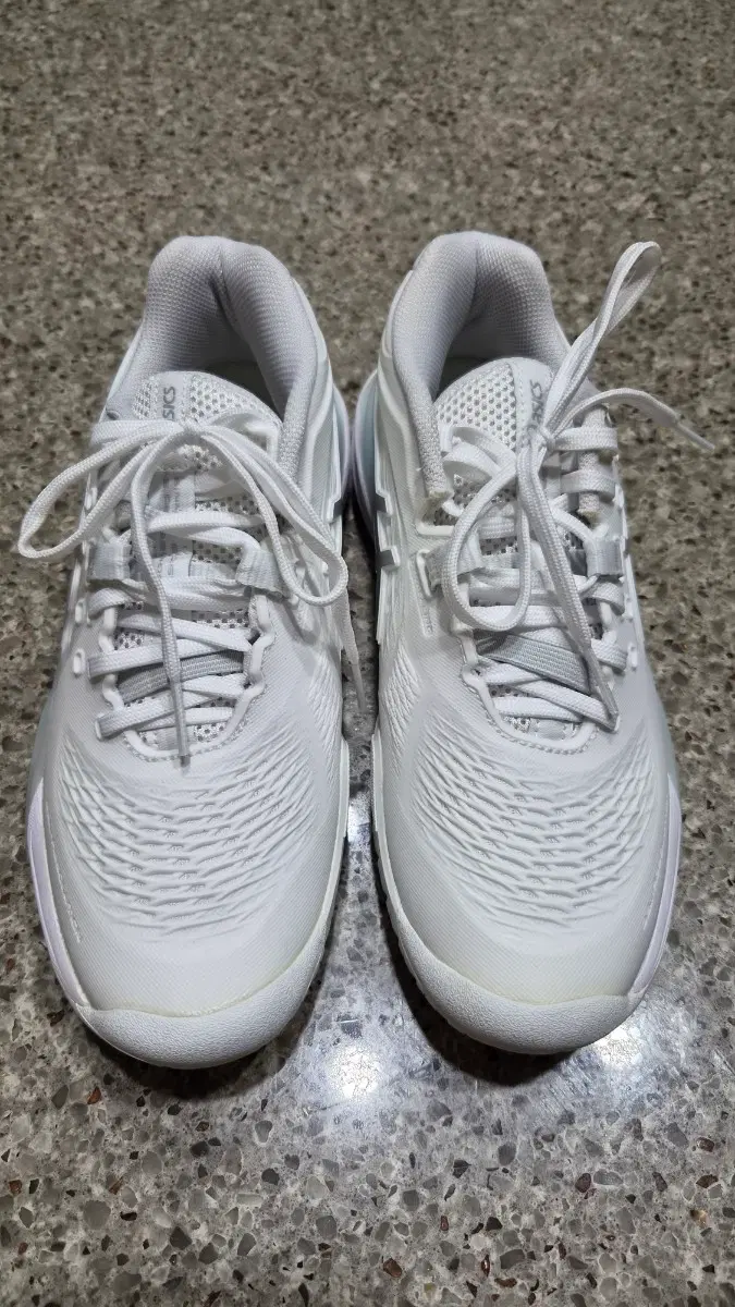 Asics tennis shoes