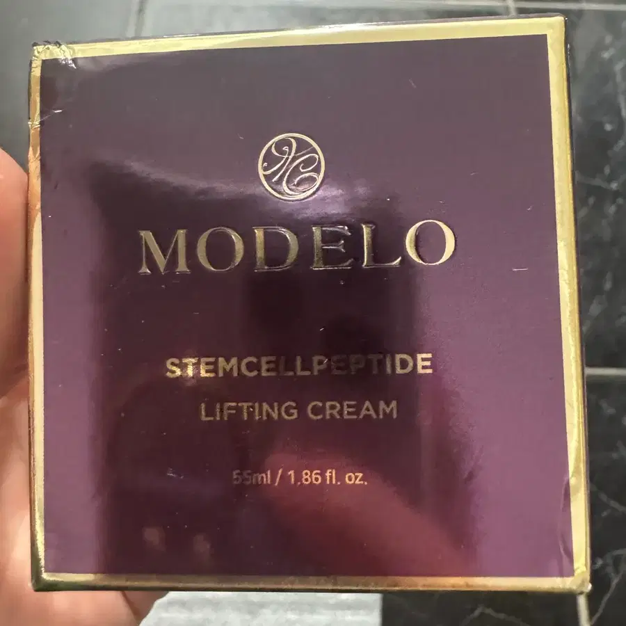 MODELO 스템셀펩타이드 리프팅 크림