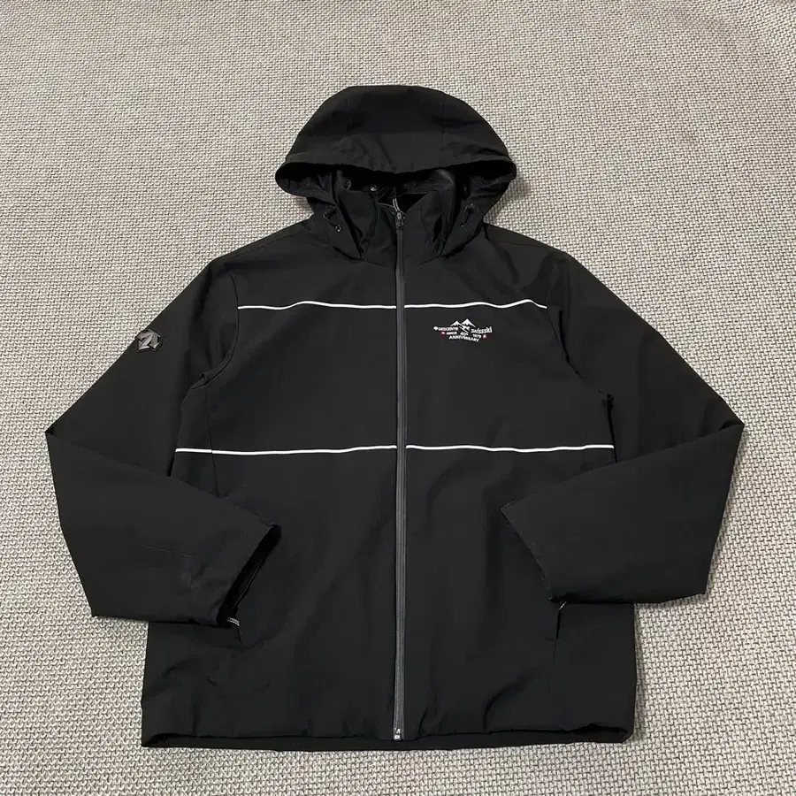 L 데상트 40주년 스텐칼라자켓 B.6203