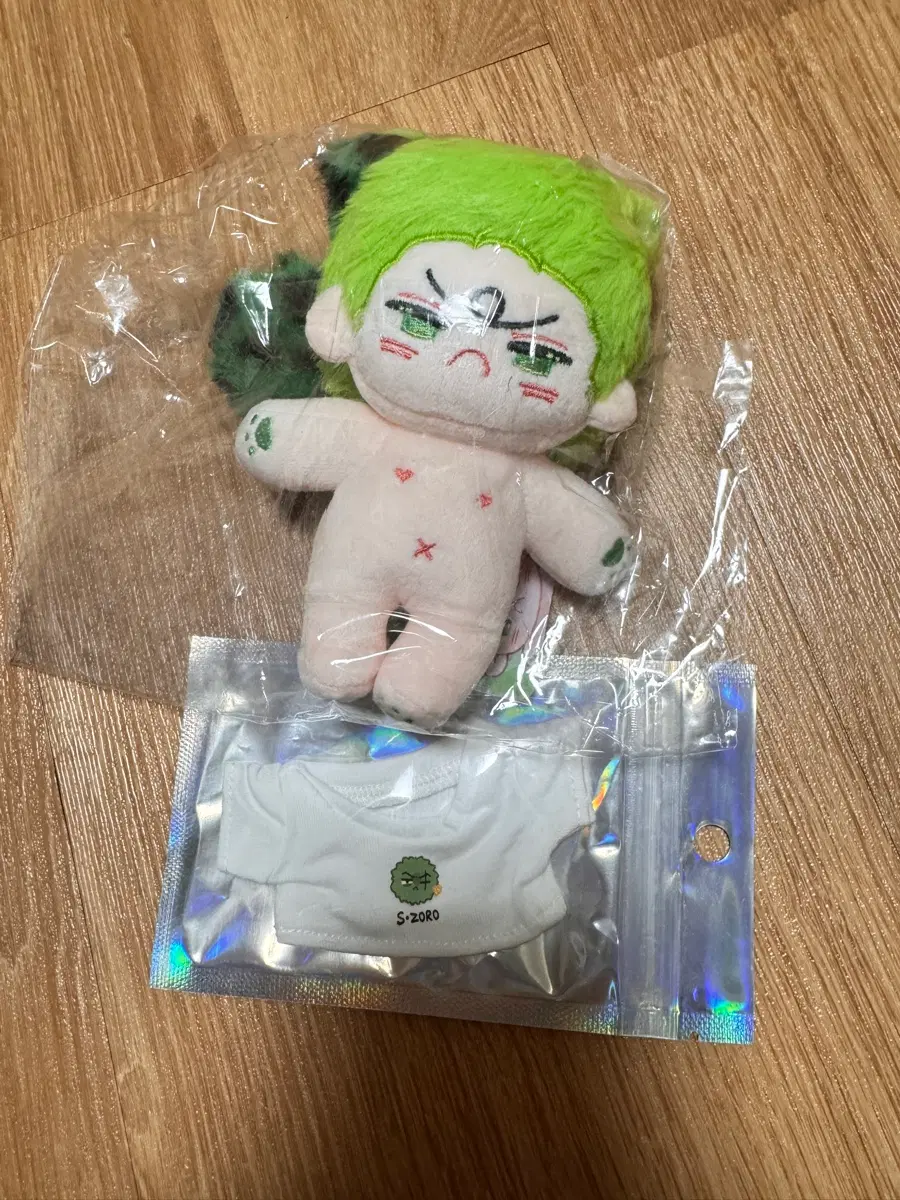 조로 솜깅이 10cm + 티셔츠 (미개봉)