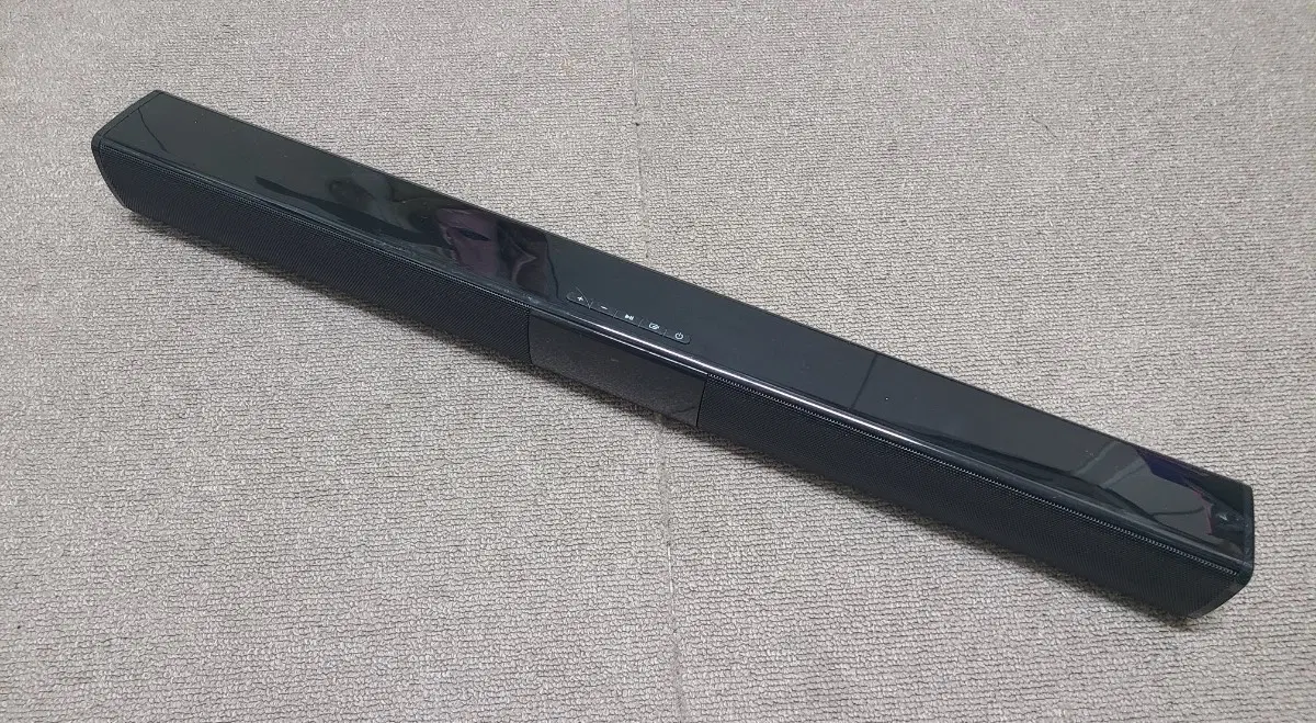 BS-28B 사운드바는 블루투스 무선 연결과 유선 입력을 모두 지원