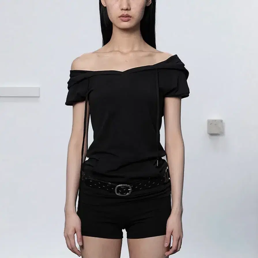 세릭 Sweat hoodie half top black