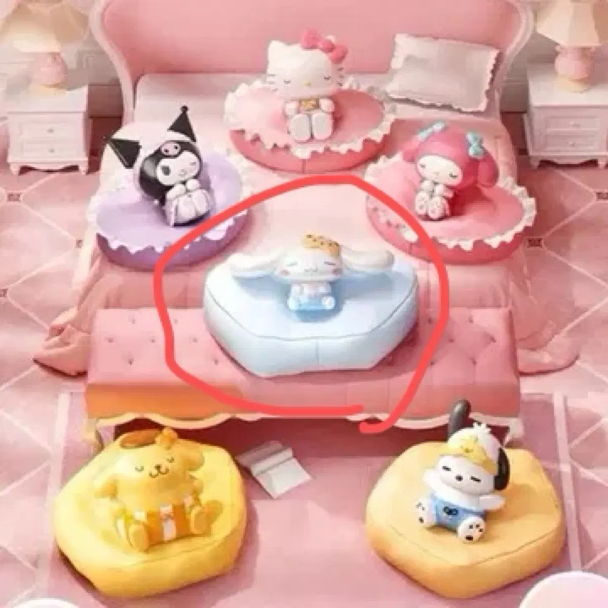 산리오 캡슐가챠 잠자는 쿠션피규어 시나모롤