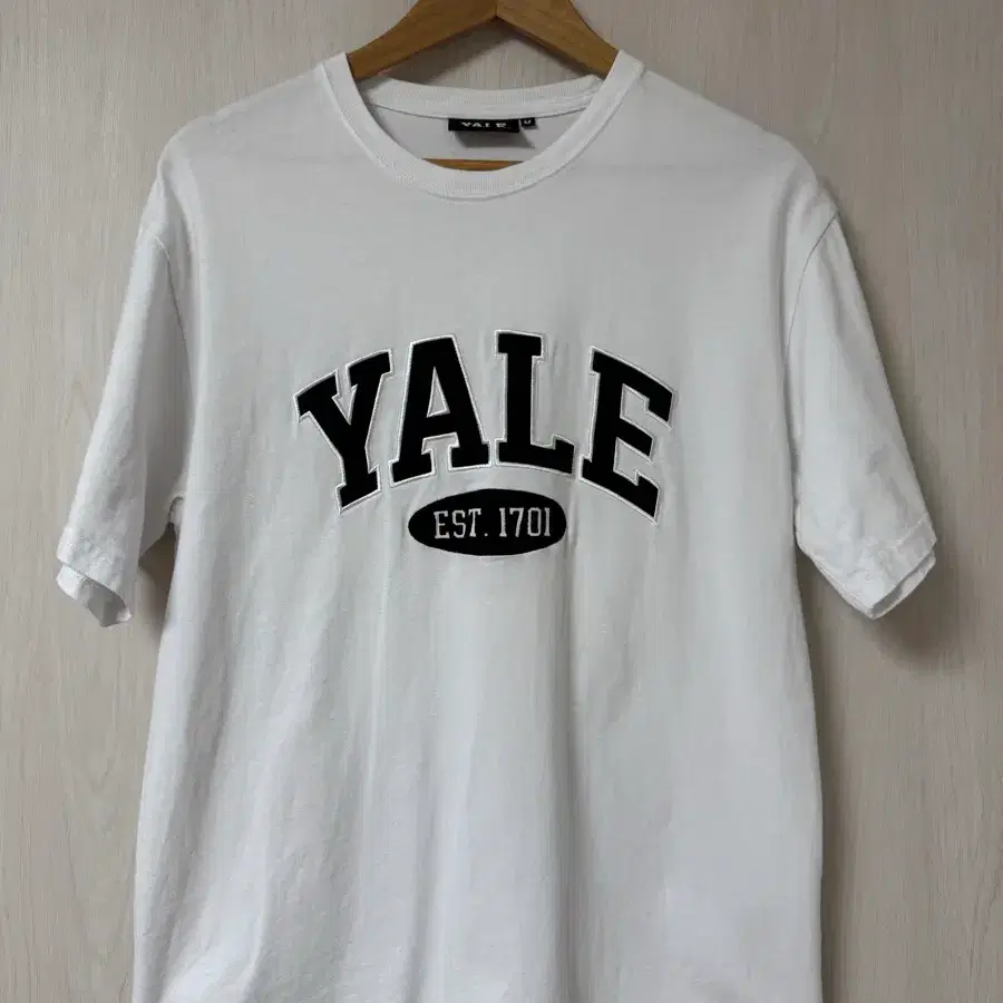 YALE 예일 반팔티 M사이즈