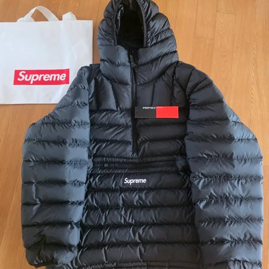 슈프림 마이크로 다운 25FW 새상품급 L