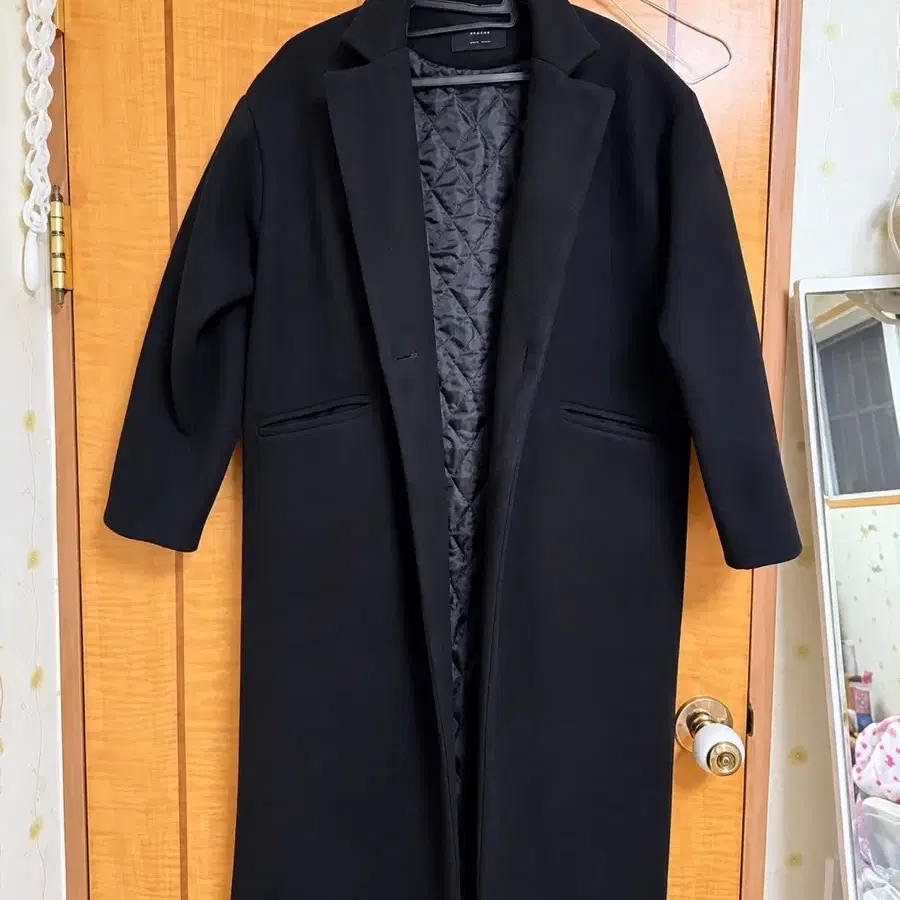 블랙 퀼팅 안감 겨울 롱 코트