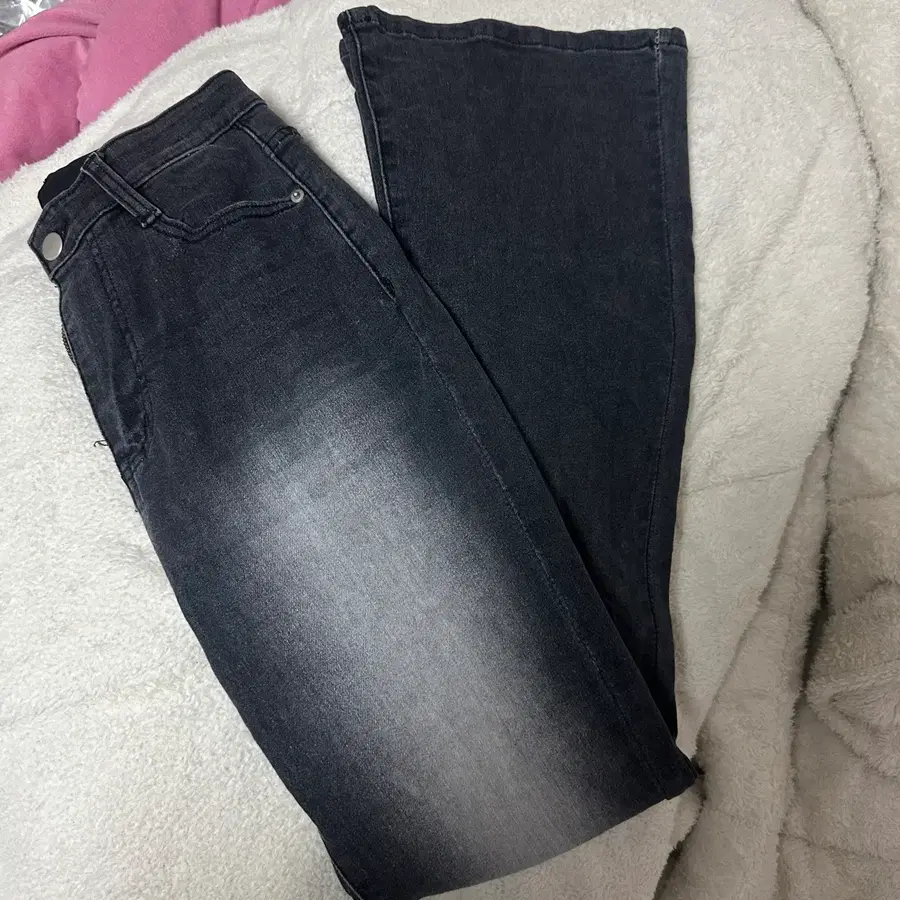 에이블리 블랙 워싱 부츠컷 데님팬츠 S