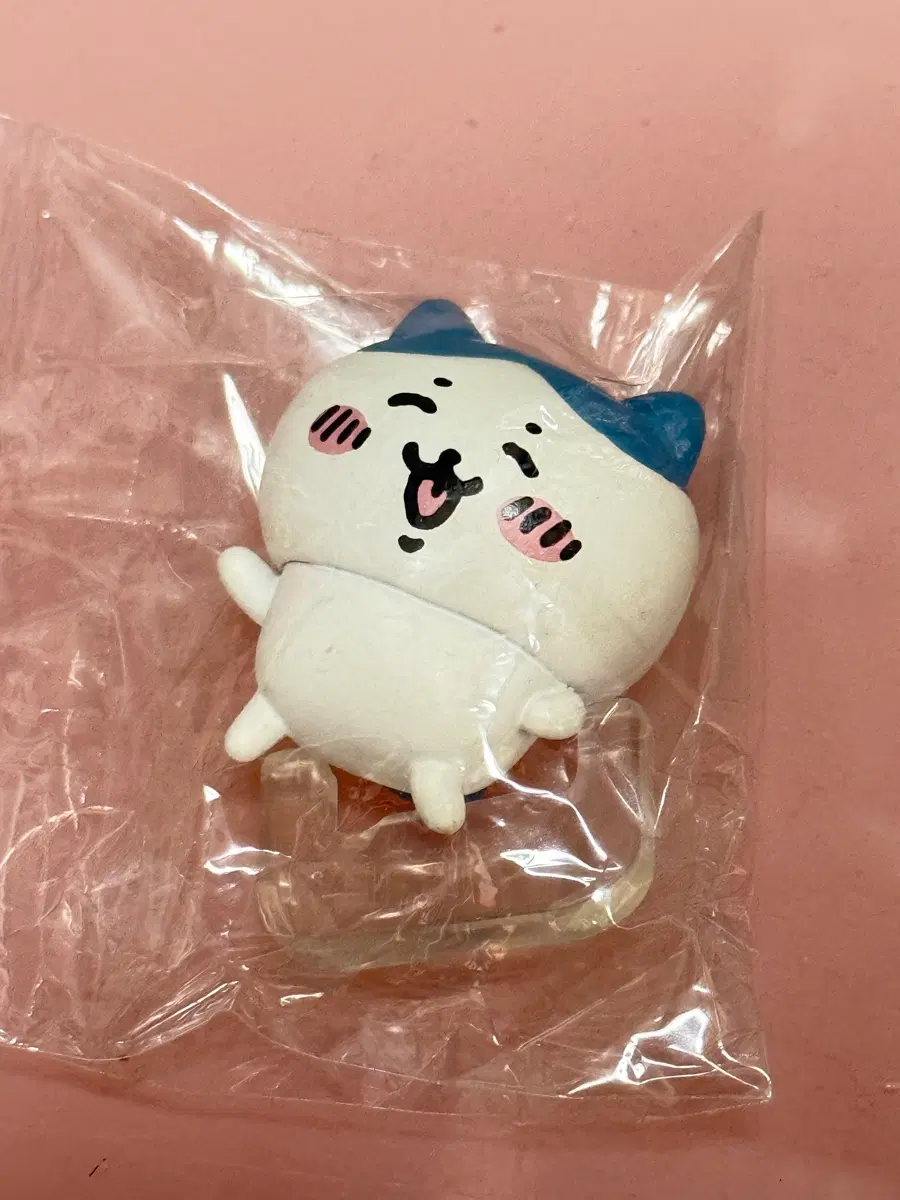 하치와레 치이카와 웃는 피규어