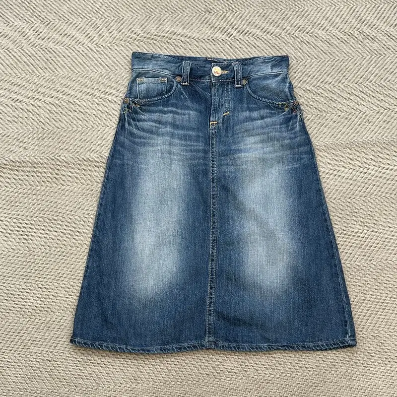 에드윈 데님 미디 스커트 r4729