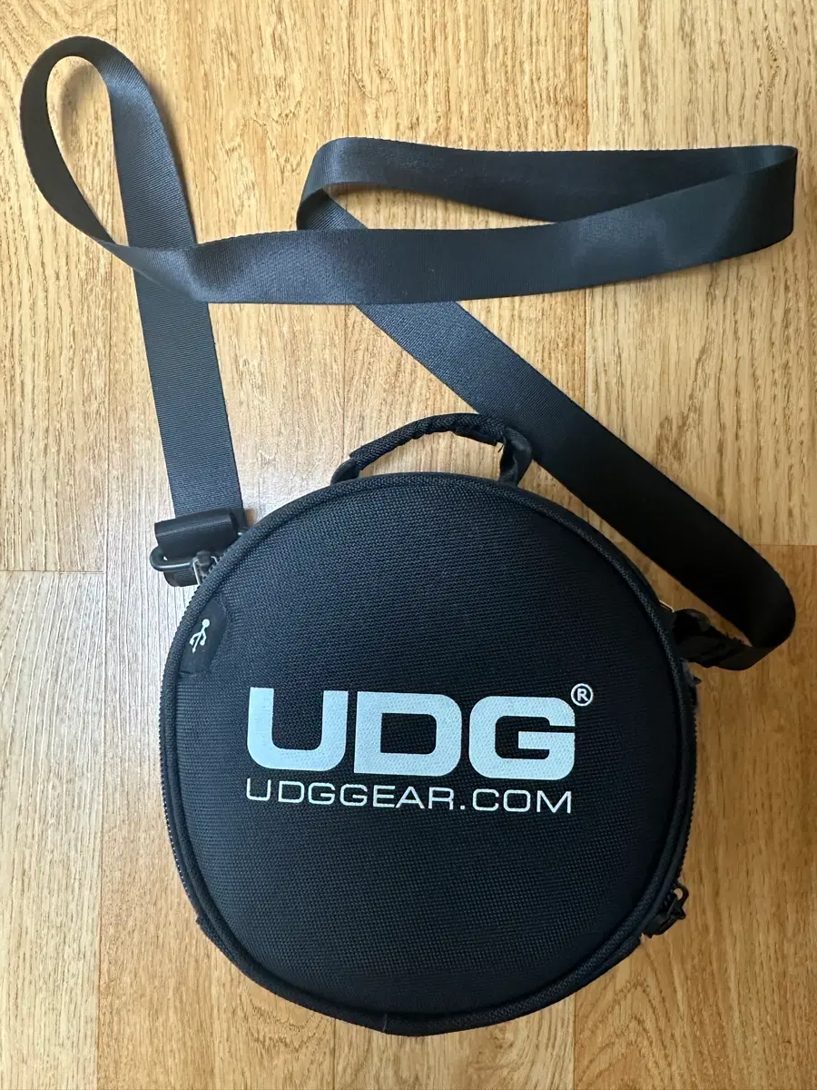 UDG Ultimate DIGI Headphone Bag Black