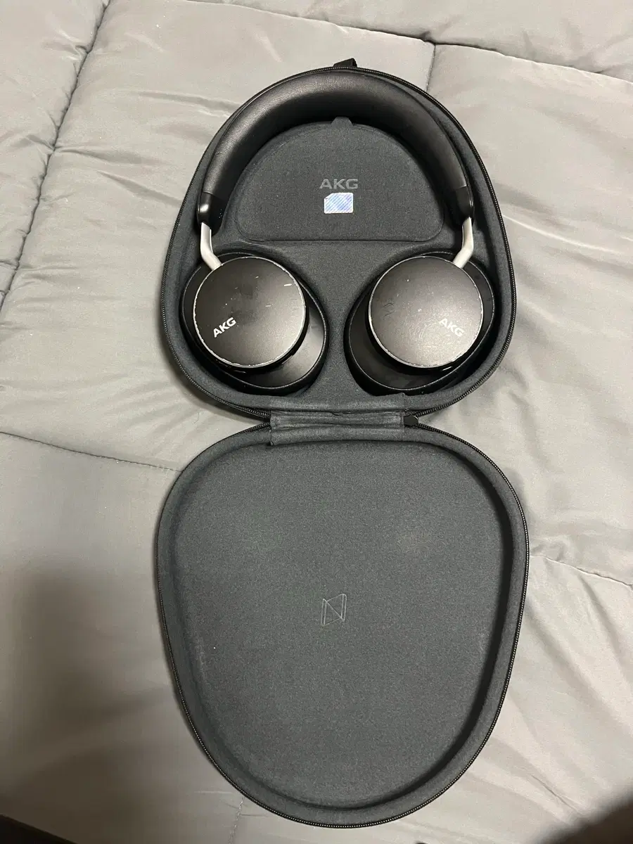 AKG N9 하이브리드 헤드폰 + 케이스