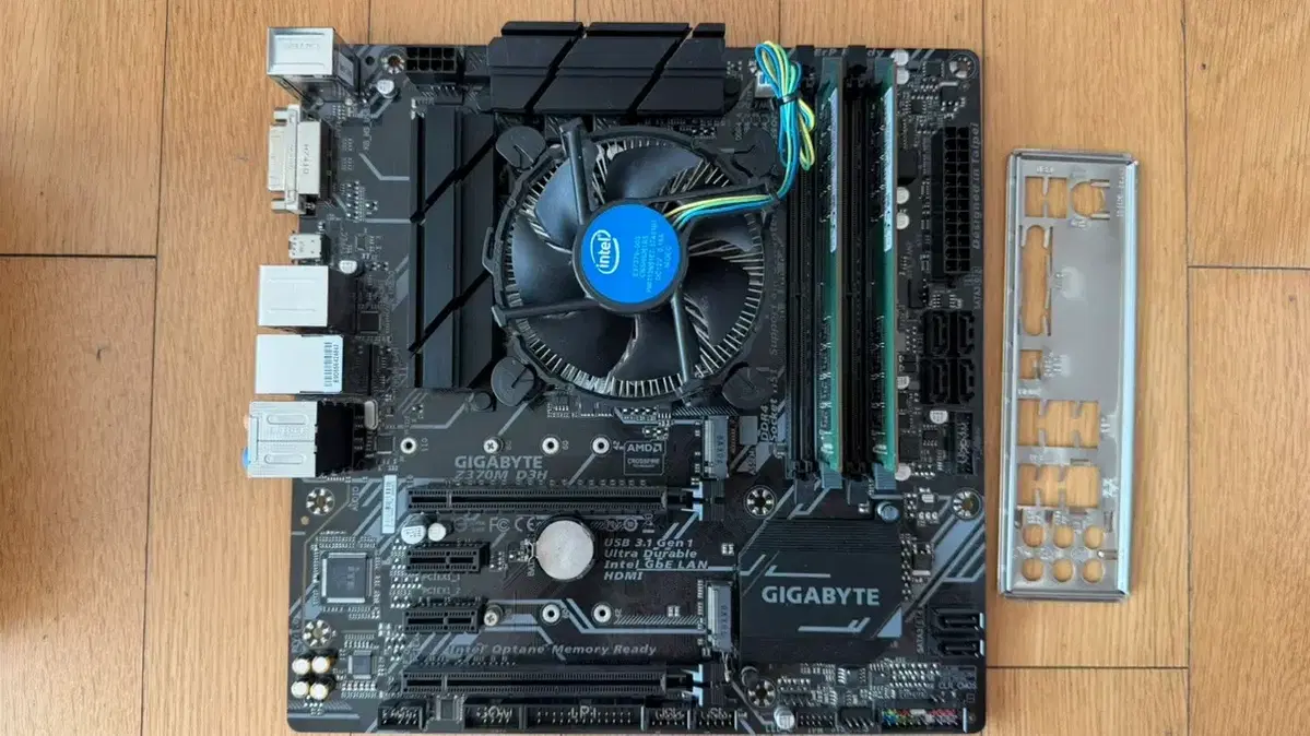 Intel I7-9700K, 삼성 DDR4 16GB *2, Z370 메인보드 일괄 팝니다.