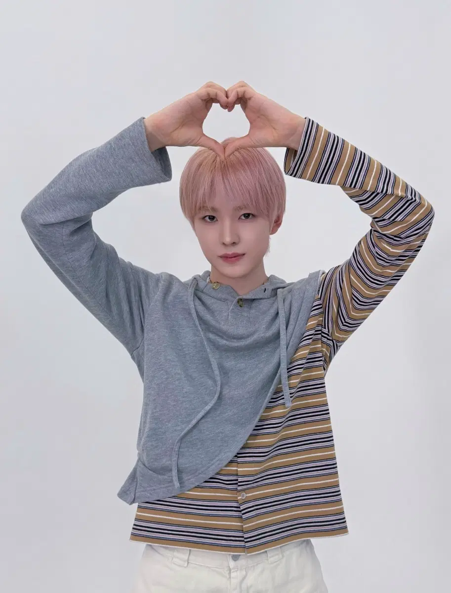 유우시 우치와 구해요 (디자인 별로 상관없지만 사진 보내주세요)
