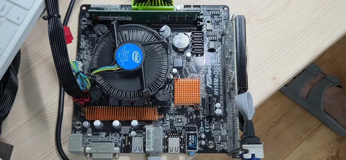 Intel I3-6100, DDR4 8GB, ASRock보드, GT730 세트 팝니다.