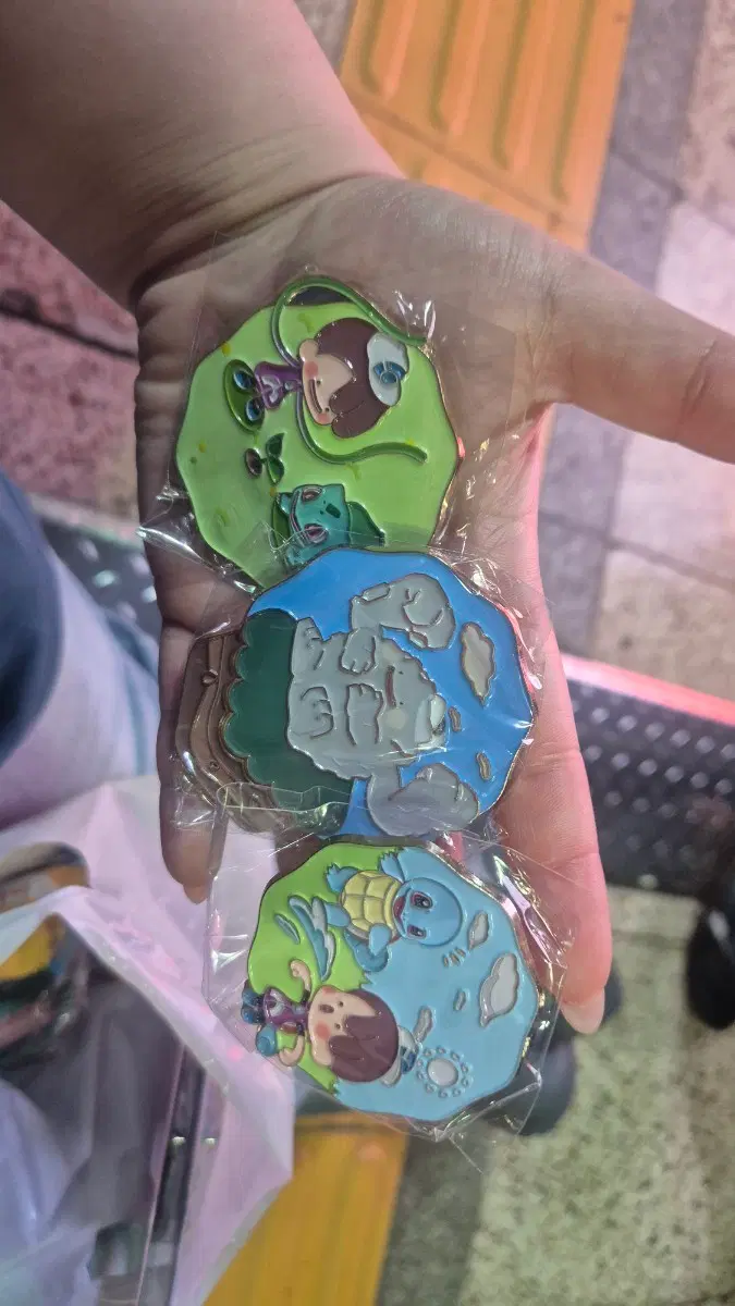 무신사 포코피아 팝업 메탈 핀뱃지 교환 및 판매합니다!