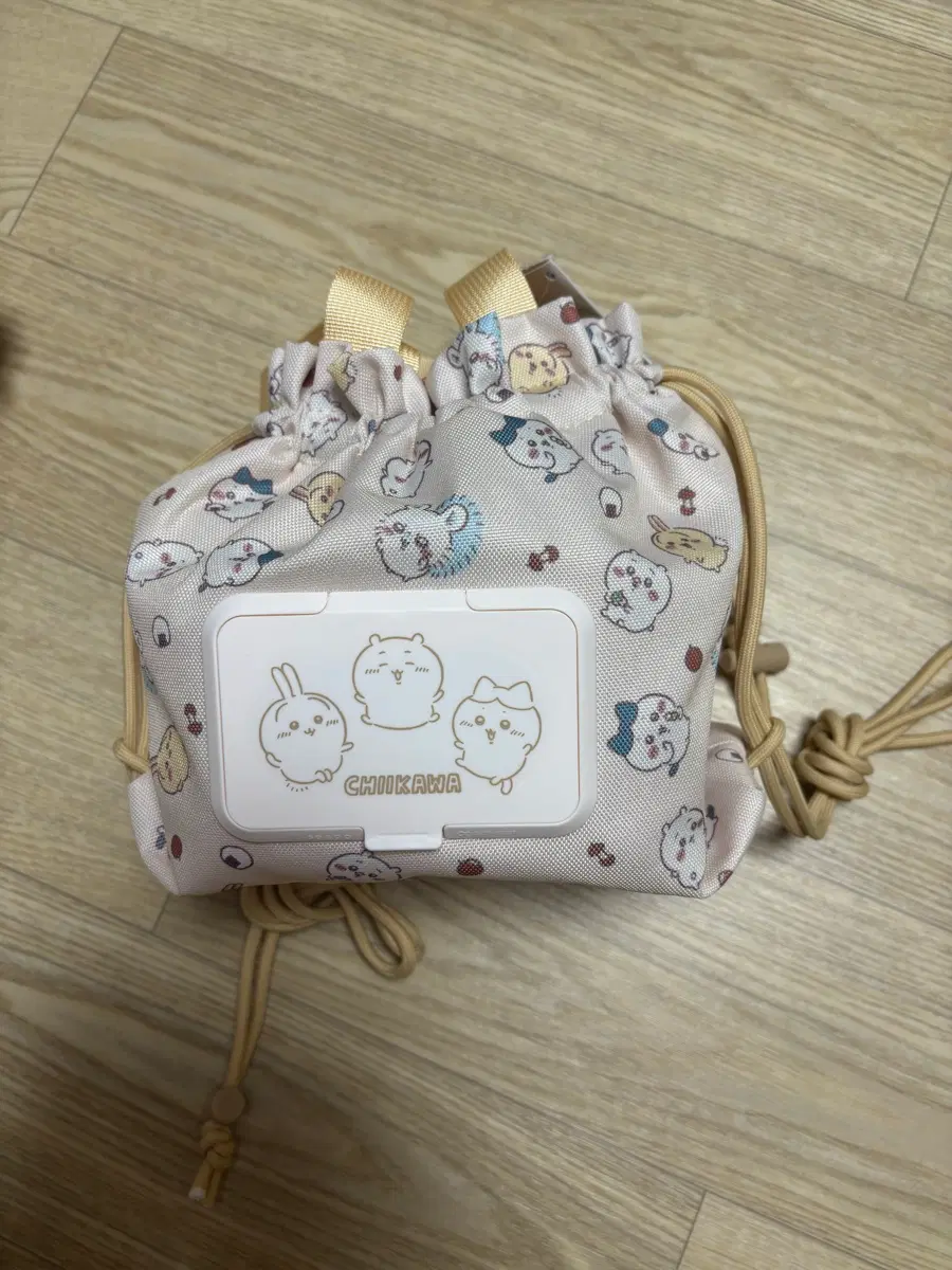 새상품) 치이카와 먼작귀 물티슈 파우치 가방 조리개 파우치 우사기 하치와레