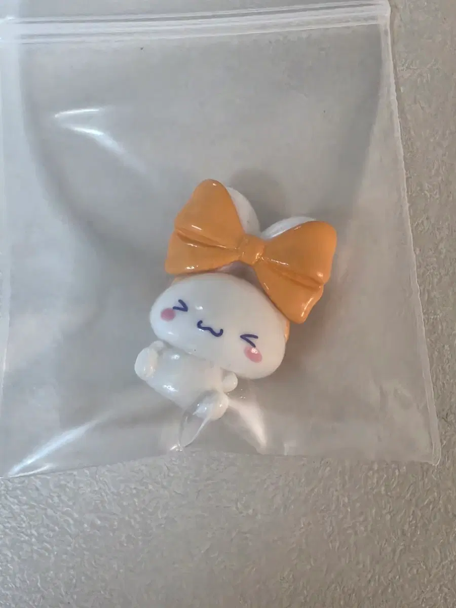 산리오 입욕제 배쓰밤 랜덤 피규어 시나모롤