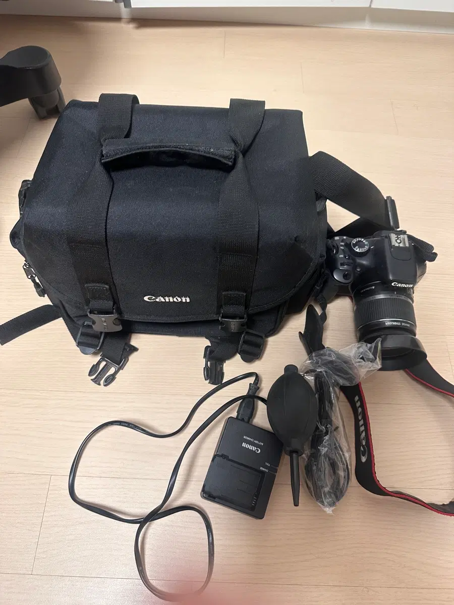 캐논 DSLR 550D+18-55mm 렌즈 14만에 팝니다