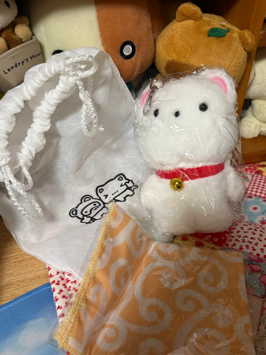 히나쿠우 고양이 인형
