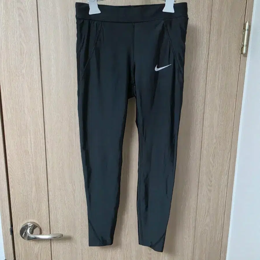 여성)나이키러닝 드라이핏 레깅스 호칭M70 (55정핏추천)