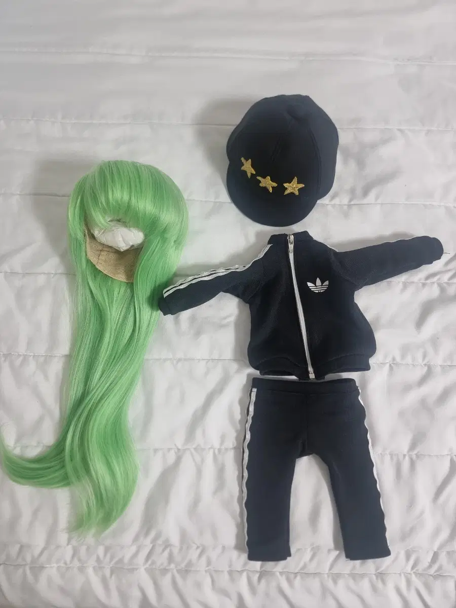 베이비동 가발, 옷일괄