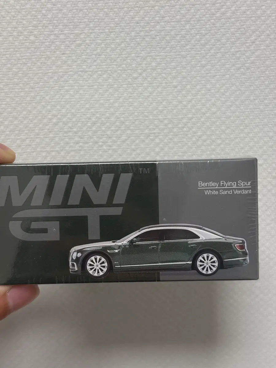MINI GT 벤틀리 플라잉스퍼 화이트 샌드 베르단트