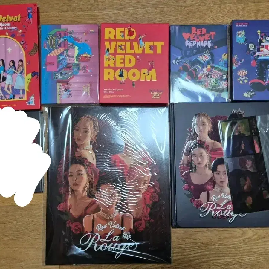레드벨벳 레드룸, 레드메어, 라루즈 굿즈
