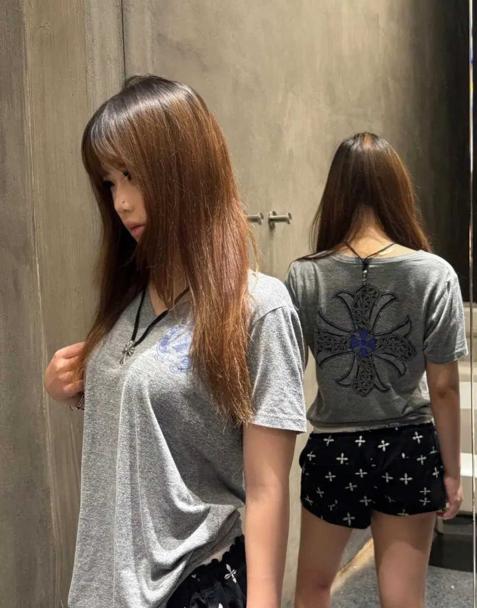 크롬하츠 빈티지 플로럴 브이넥 반팔티