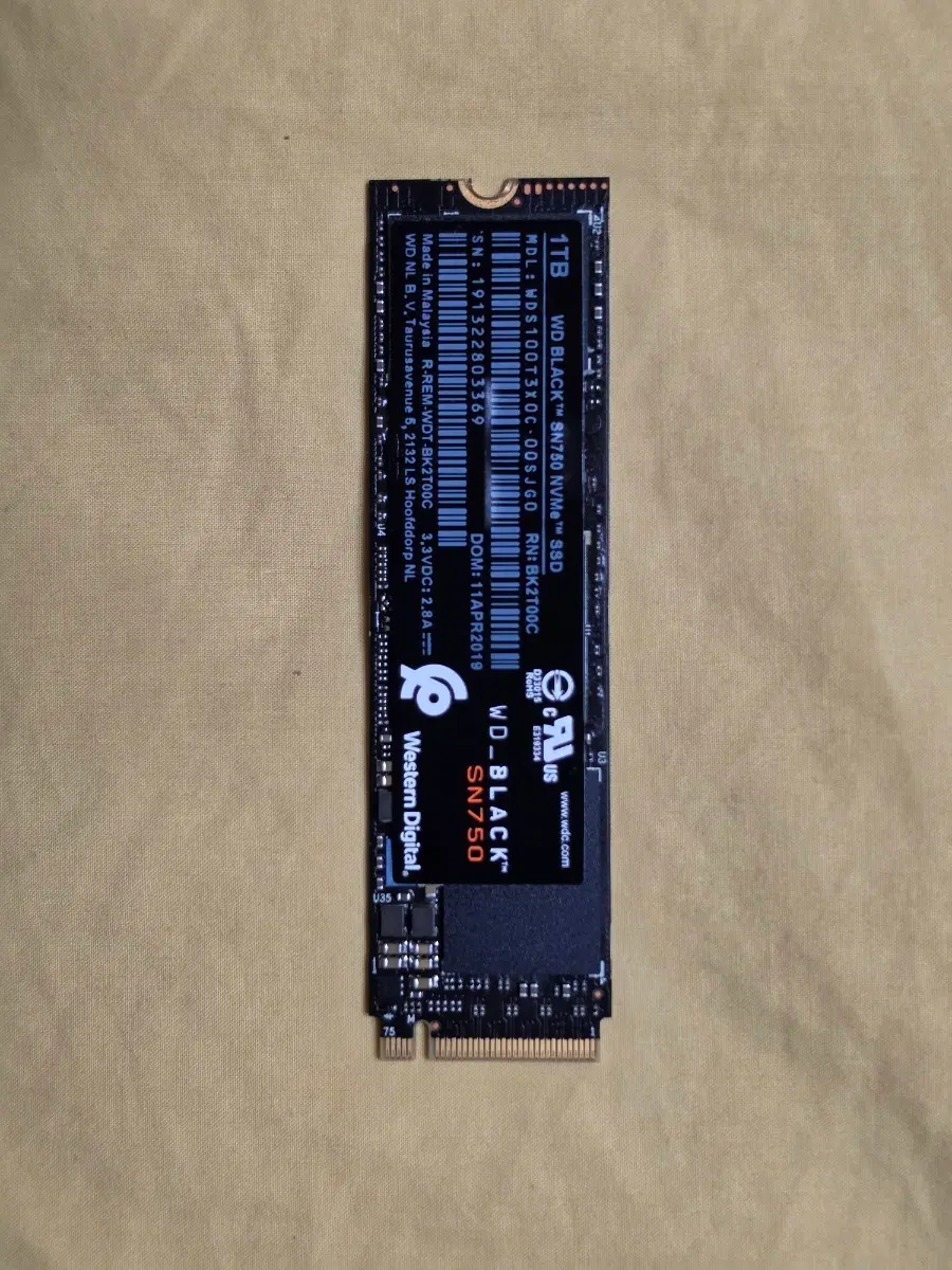 WD BLACK SN750 1Tb m.2 팝니다.