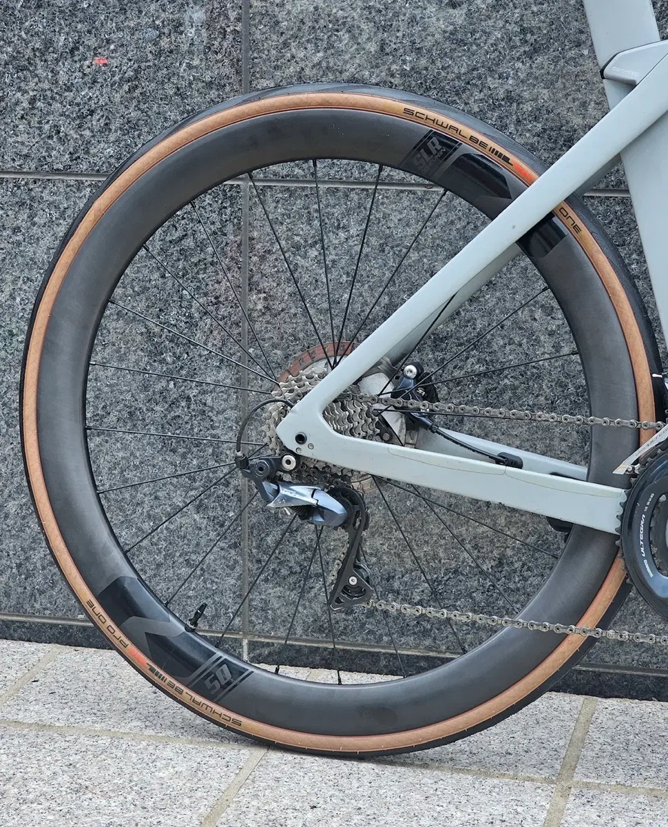 오지에브킨 SLR50 카본 휠 팝니다.