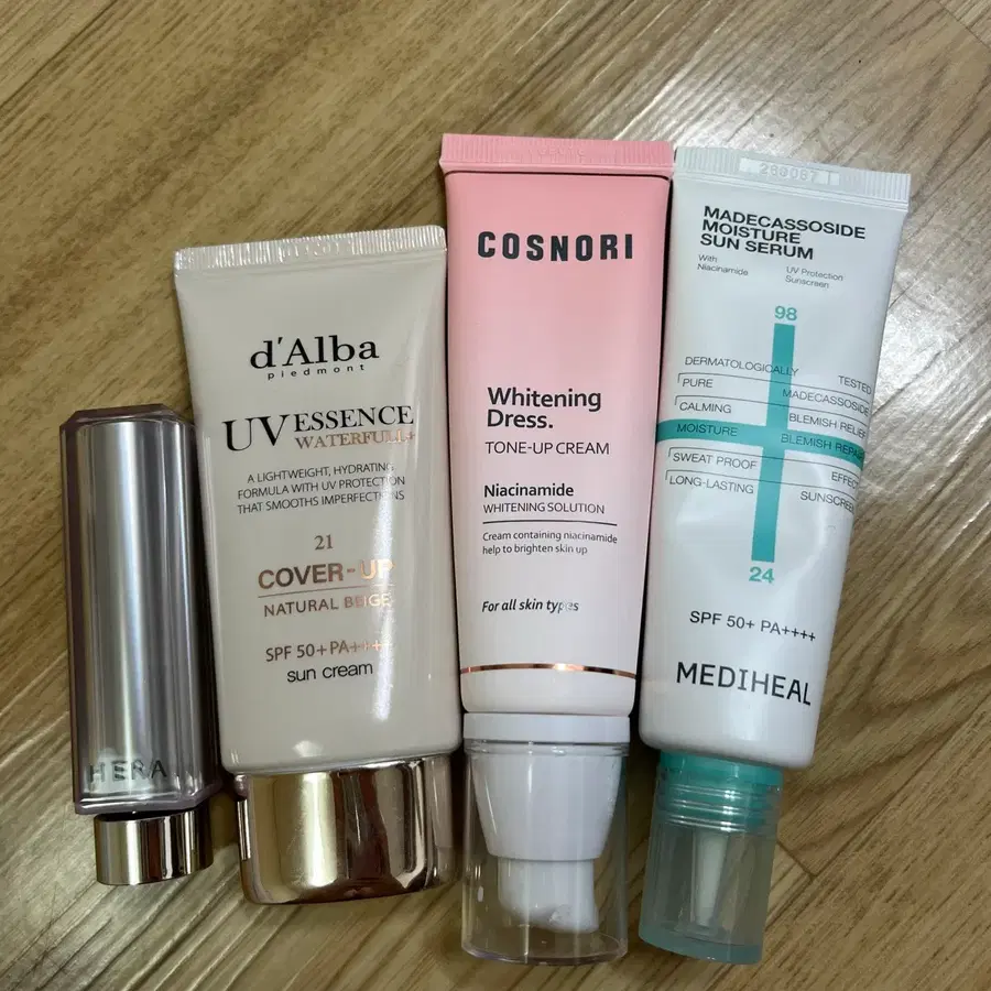 일괄)헤라 립밤+달바 톤업 선크림+메디힐 선크림+코스노리 톤업