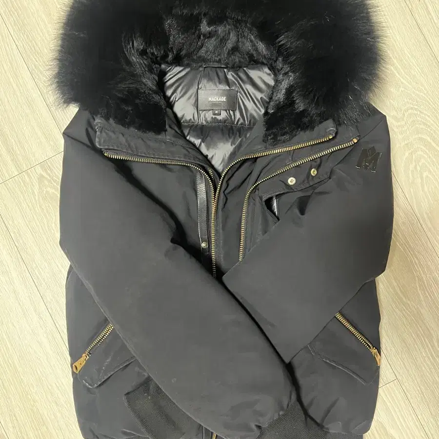 맥케이지 딕슨 23fw 금장 36