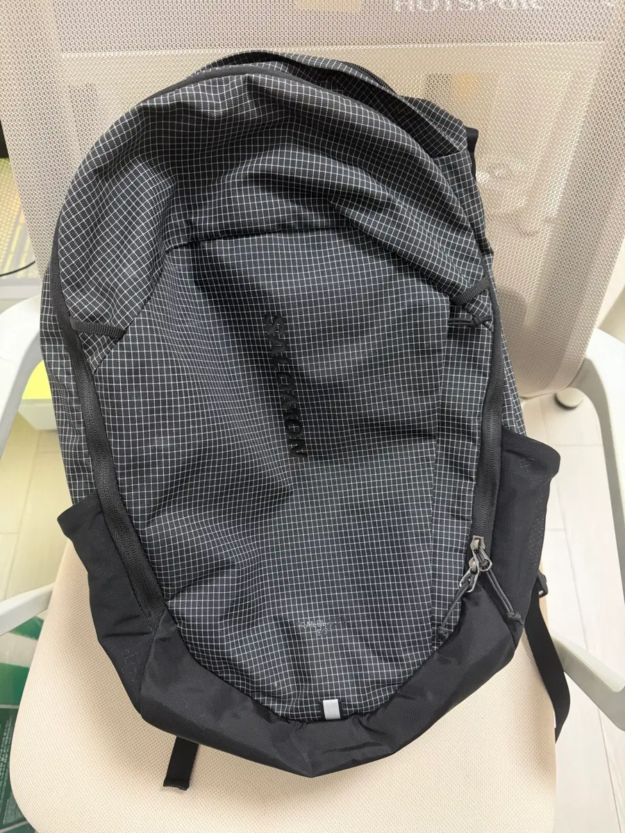 살로몬 트레일블레이저 20L 커뮤터