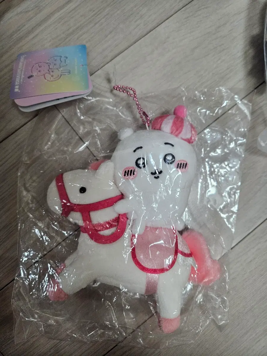 홍콩 아티버스 치이카와 회전목마 마스코트 판매합니다