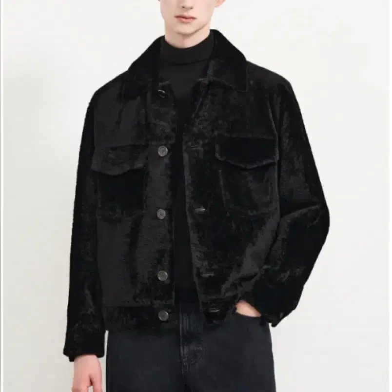 타임옴므 24FW 램스 퍼 칼라 모피 점퍼 블랙 100