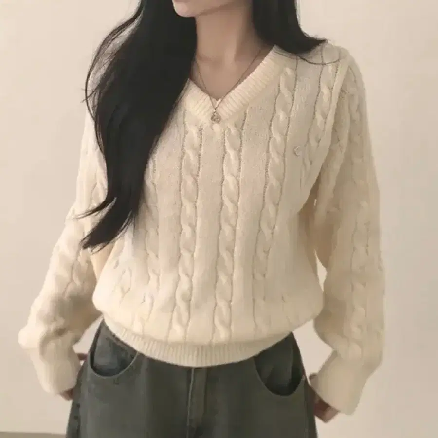 아이보리 니트