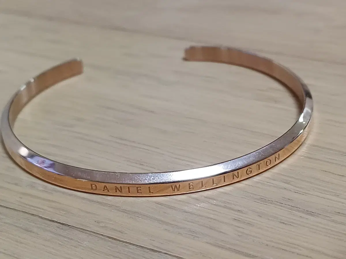 다니엘웰링턴 DANIEL WELLINGTON 커플 팔찌 미사용