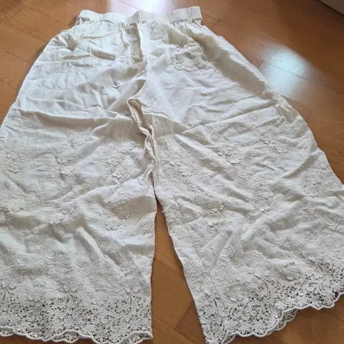 새상품) 면 100 레이스 칠부 바지 아이보리