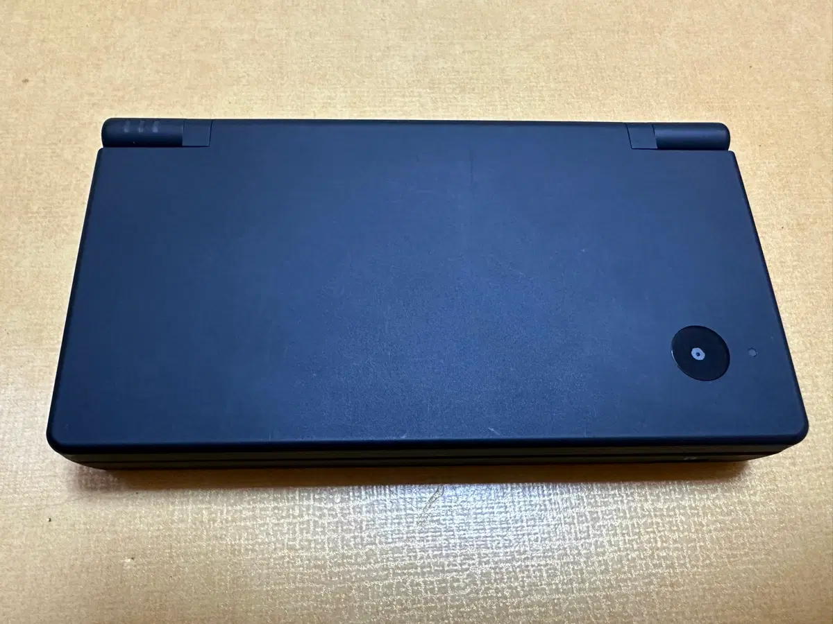 닌텐도 DSi 판매합니다.