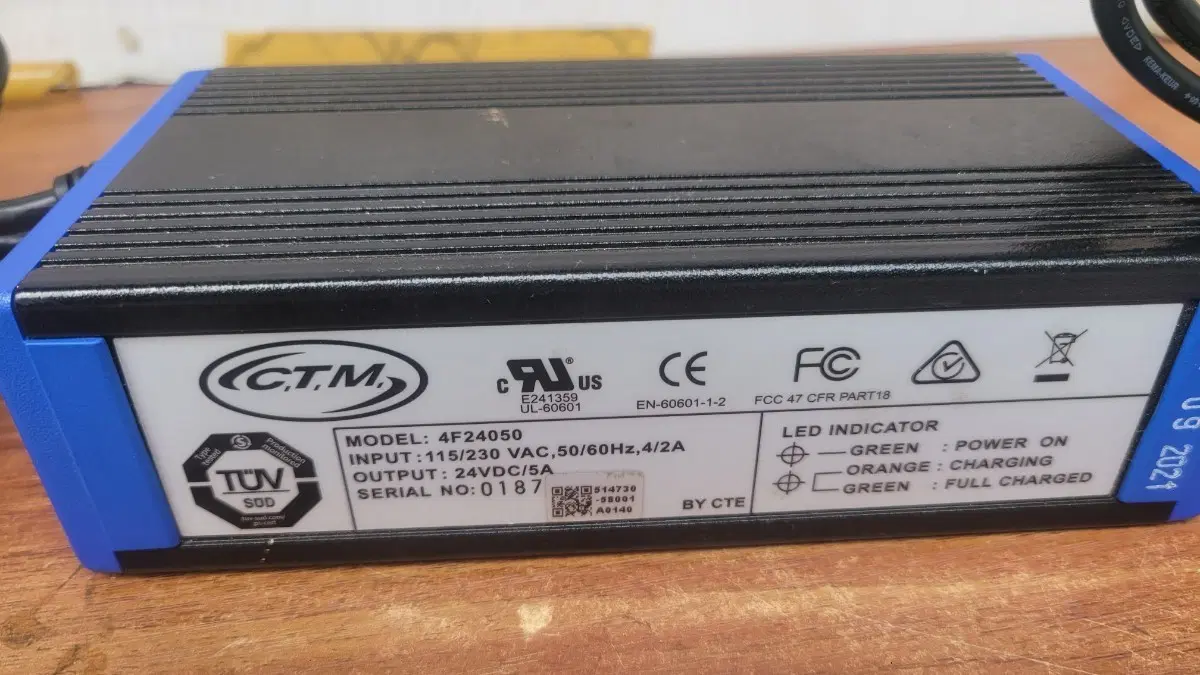 CTM 4F24050 충전기